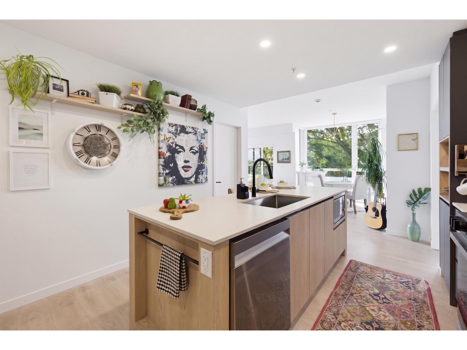403 6585 195a Street, Surrey, British Columbia  V4N 6Y9 - Photo 3 - R3152095