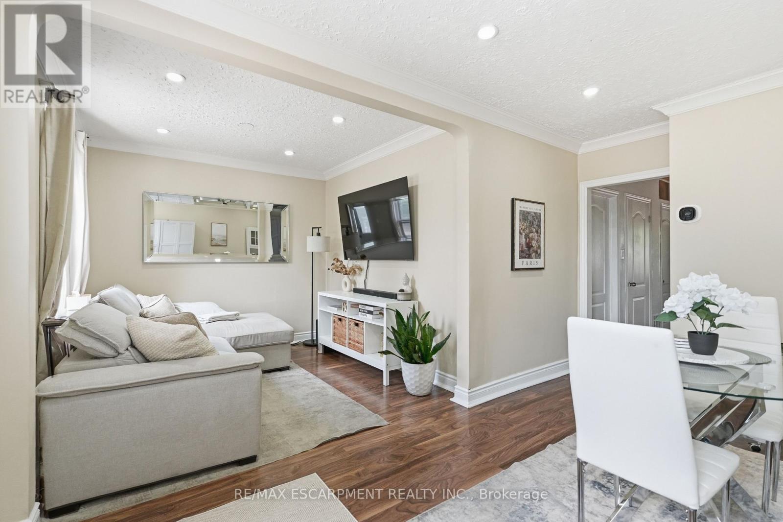 141 Mcanulty Boulevard, Hamilton, Ontario  L8H 3H6 - Photo 2 - X13480980
