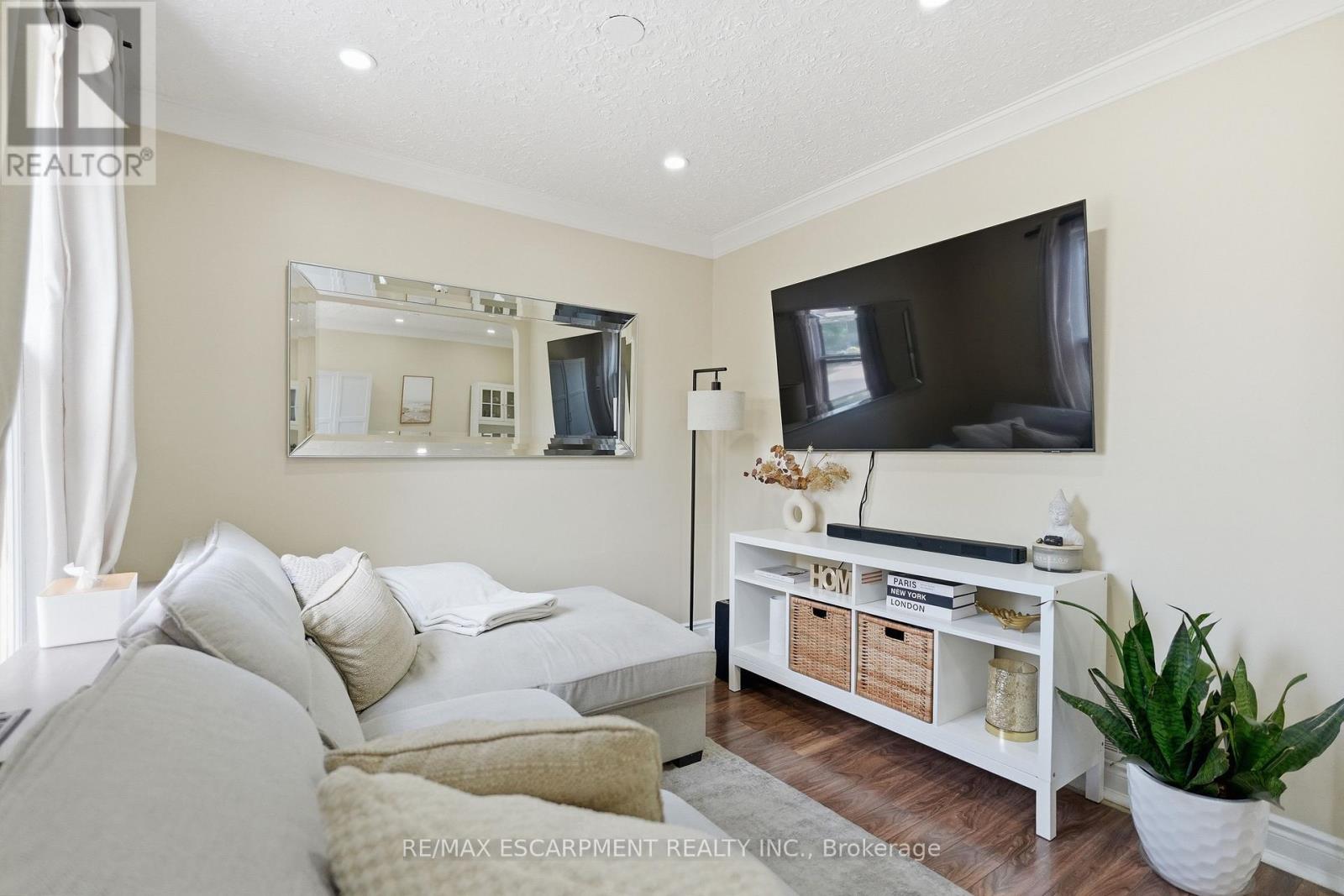 141 Mcanulty Boulevard, Hamilton, Ontario  L8H 3H6 - Photo 3 - X13480980