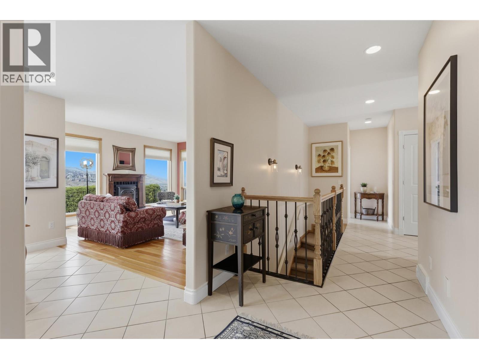 992 Quail Court, Kamloops, British Columbia  V2B 8P2 - Photo 5 - 10394405