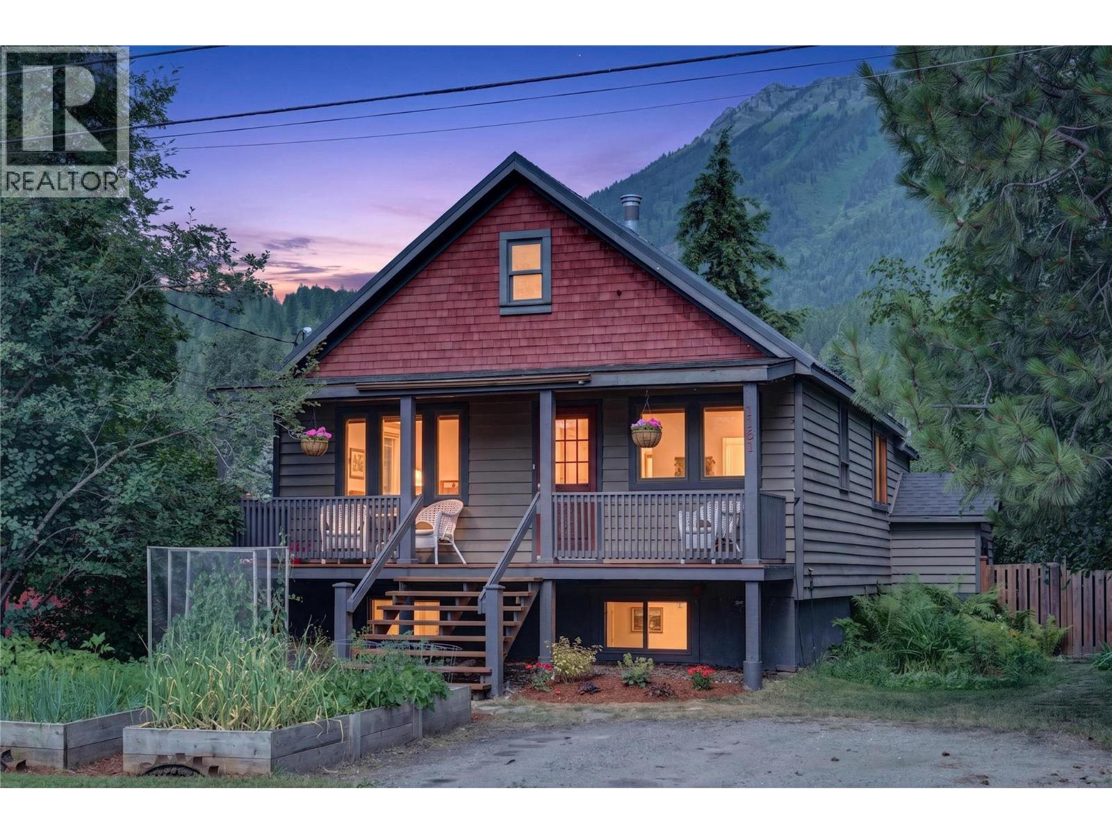 1161 10TH Avenue, Fernie, British Columbia