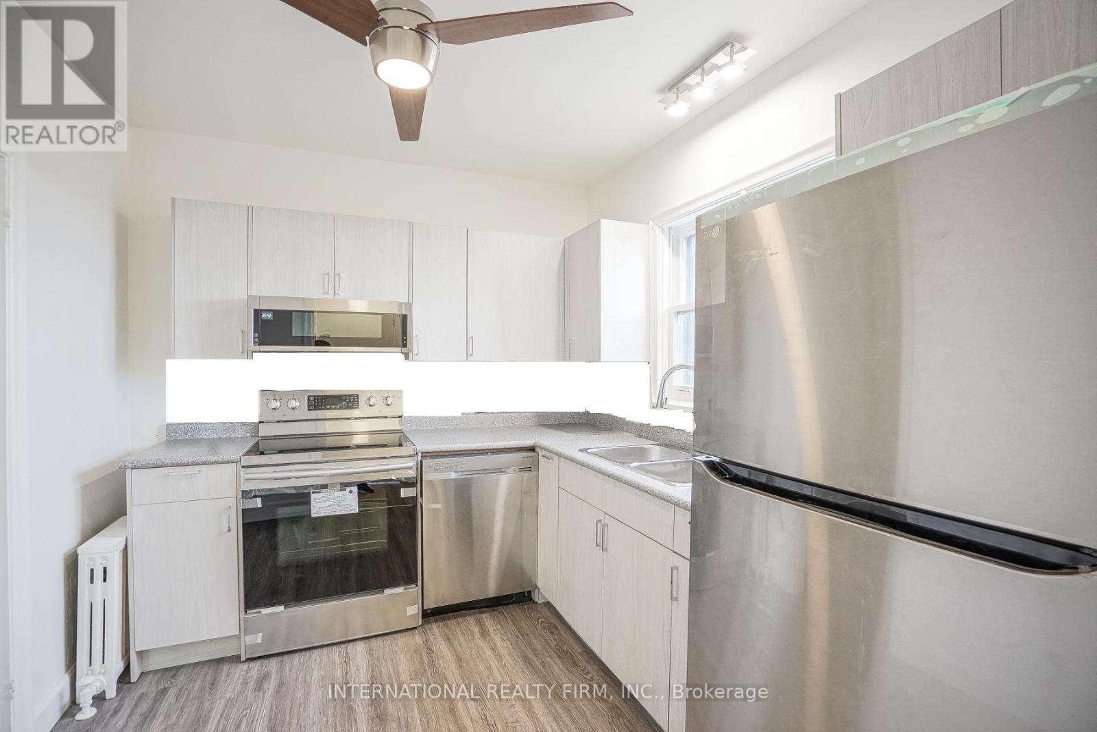 3 - 293 Indian Grove W, Toronto, Ontario  M6P 2H6 - Photo 4 - W13641966