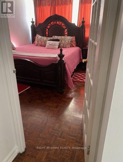 1704 - 530 LOLITA GARDENS