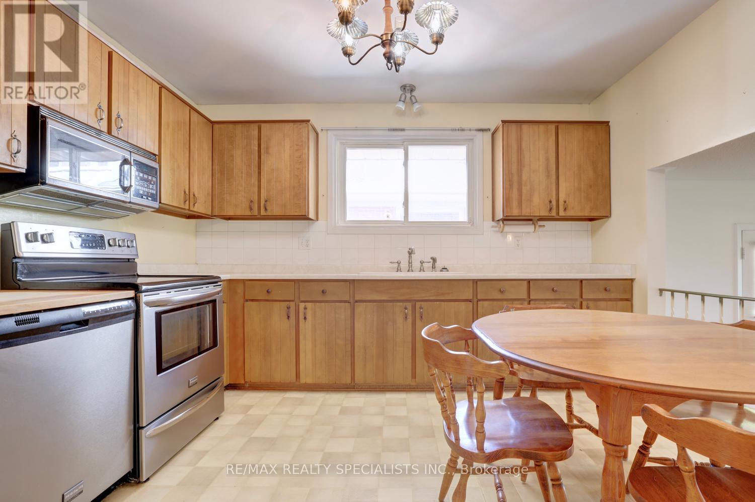 2458 Barcella Crescent, Mississauga, Ontario  L5K 1E2 - Photo 12 - W13642072