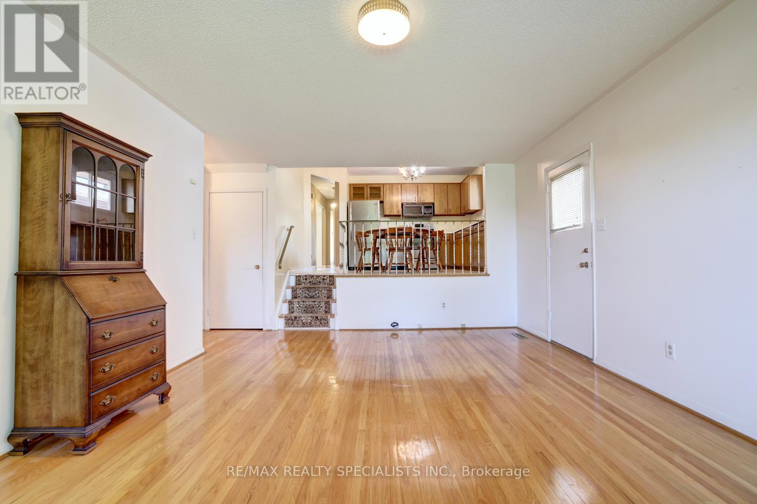 2458 Barcella Crescent, Mississauga, Ontario  L5K 1E2 - Photo 18 - W13642072