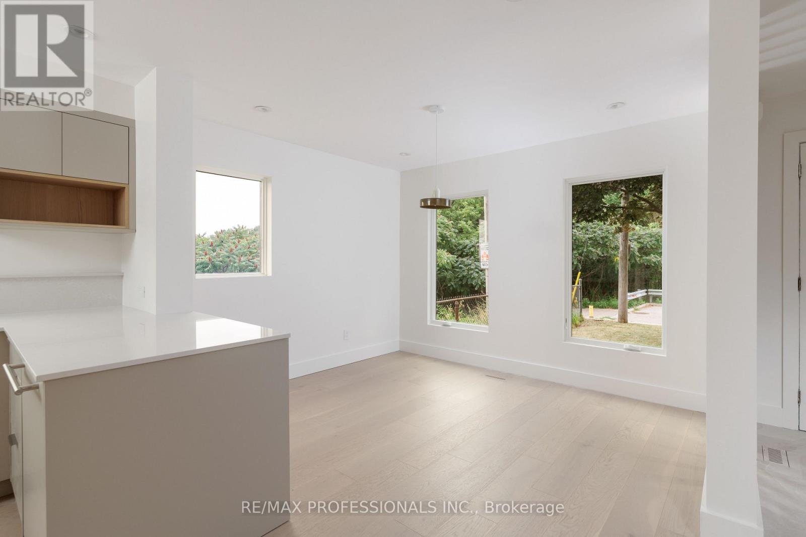 19 Arnold Avenue, Toronto, Ontario  M6N 4M8 - Photo 11 - W13642094