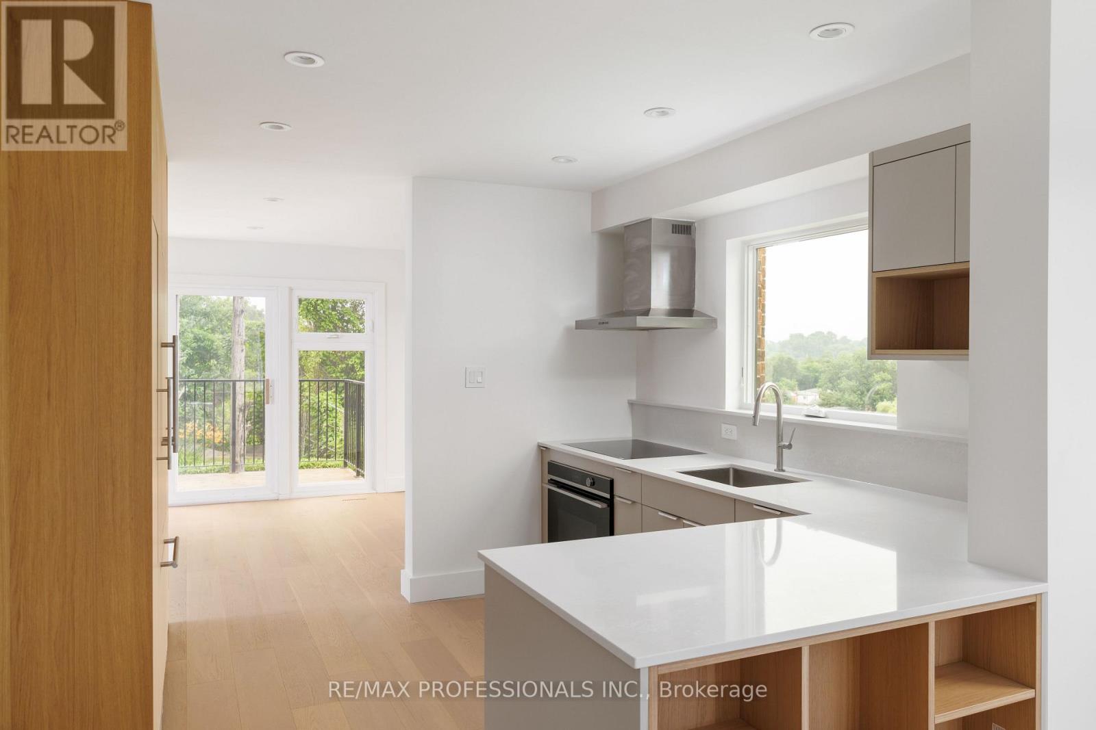 19 Arnold Avenue, Toronto, Ontario  M6N 4M8 - Photo 13 - W13642094