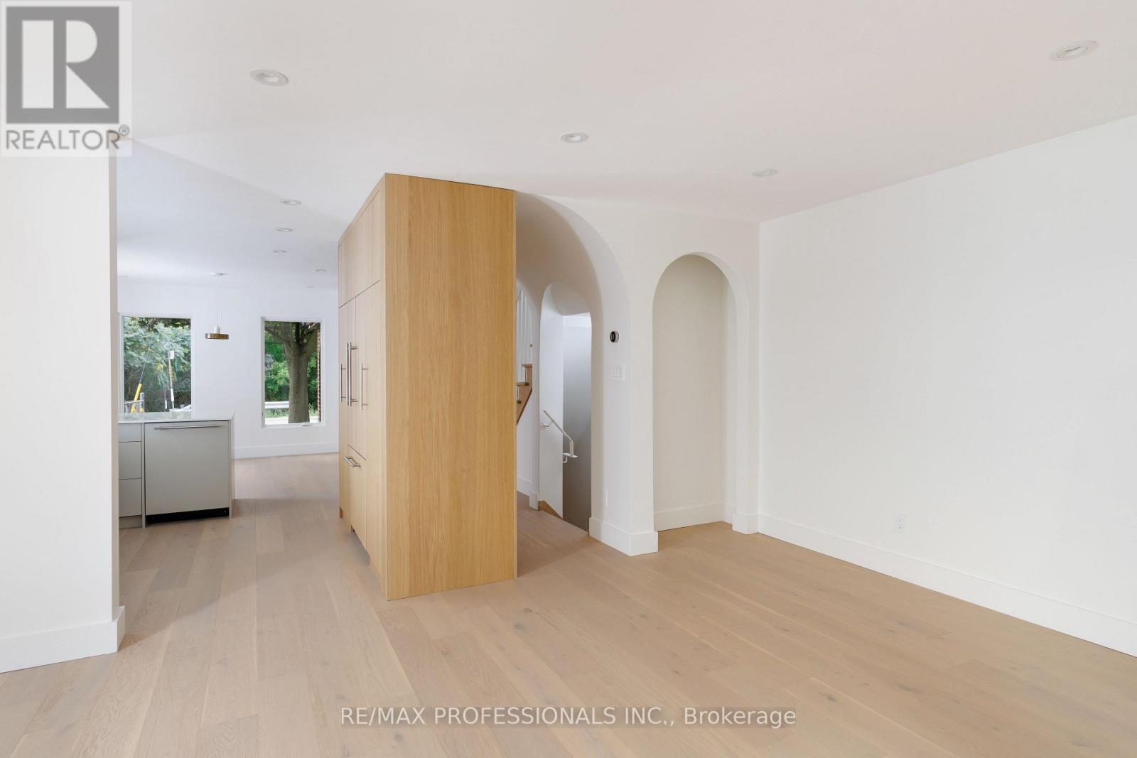 19 Arnold Avenue, Toronto, Ontario  M6N 4M8 - Photo 16 - W13642094