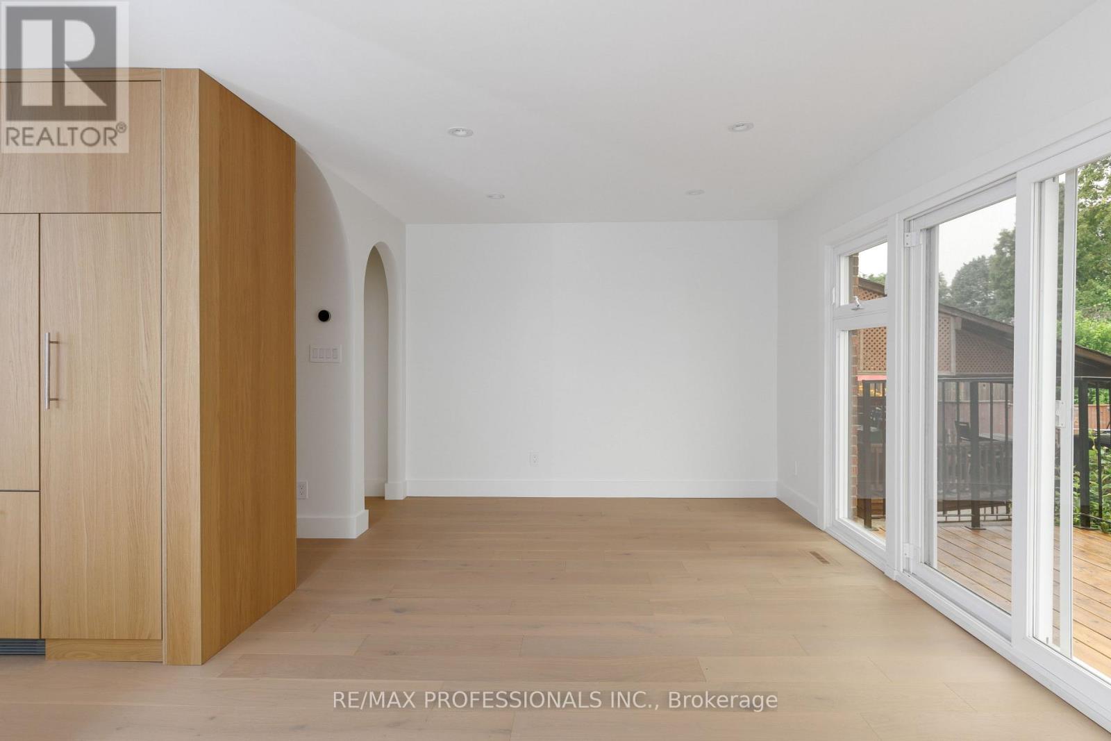 19 Arnold Avenue, Toronto, Ontario  M6N 4M8 - Photo 17 - W13642094