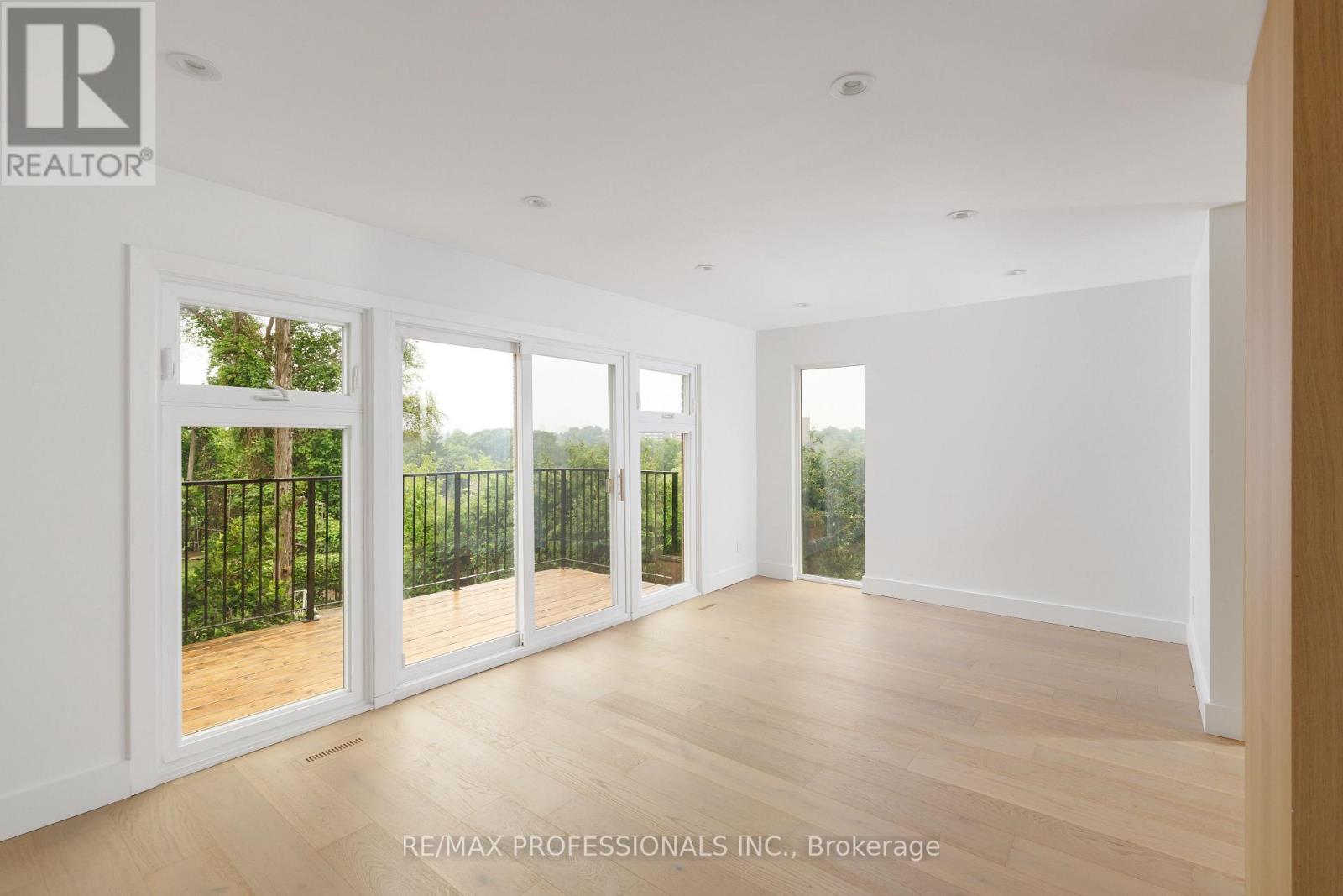19 Arnold Avenue, Toronto, Ontario  M6N 4M8 - Photo 19 - W13642094