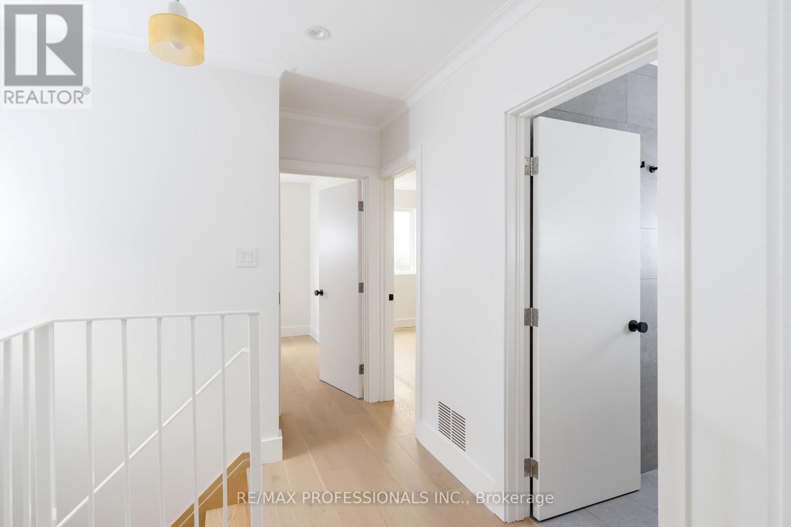 19 Arnold Avenue, Toronto, Ontario  M6N 4M8 - Photo 22 - W13642094