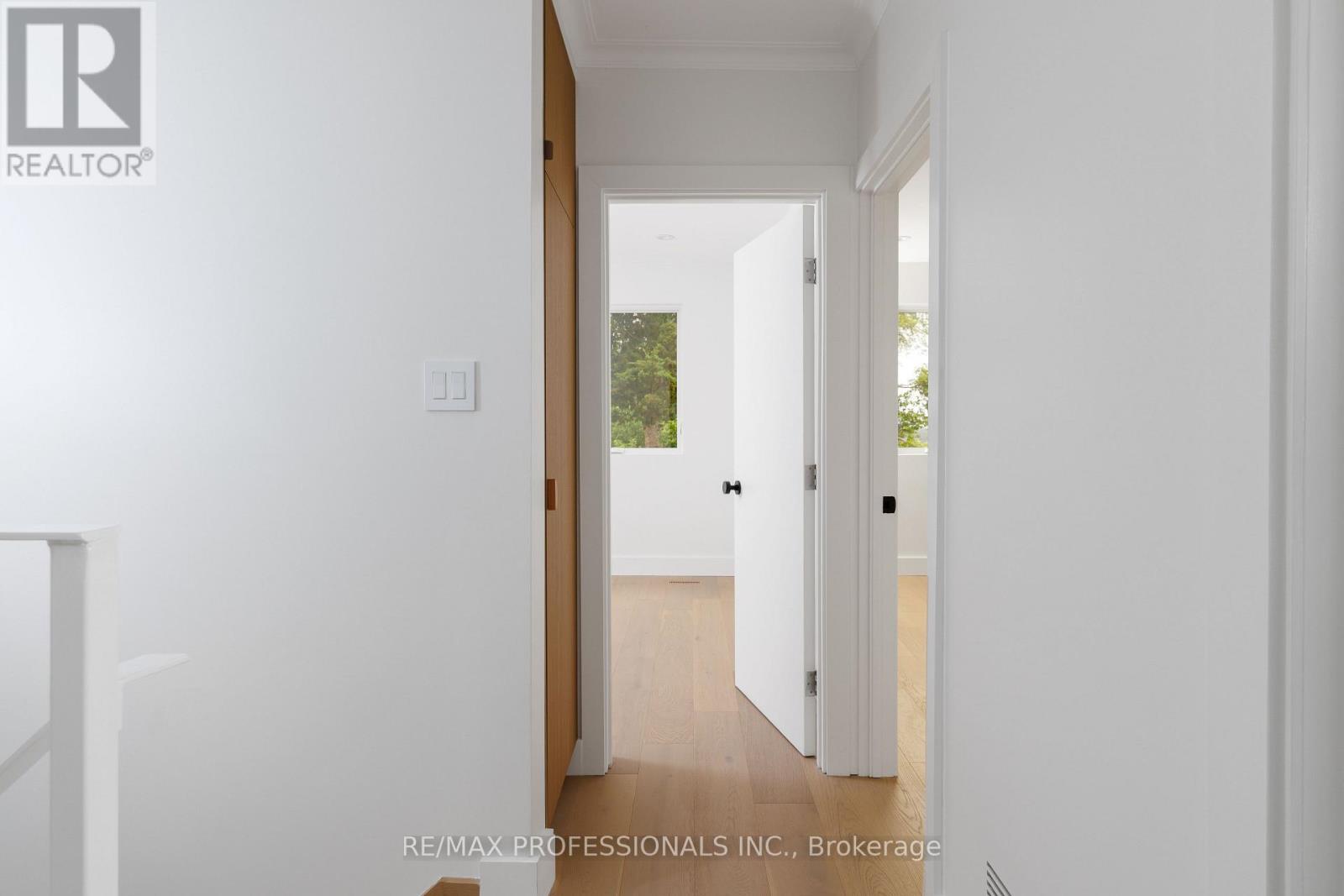 19 Arnold Avenue, Toronto, Ontario  M6N 4M8 - Photo 23 - W13642094
