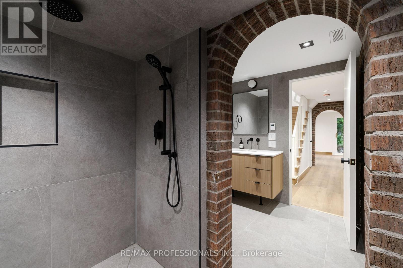 19 Arnold Avenue, Toronto, Ontario  M6N 4M8 - Photo 33 - W13642094