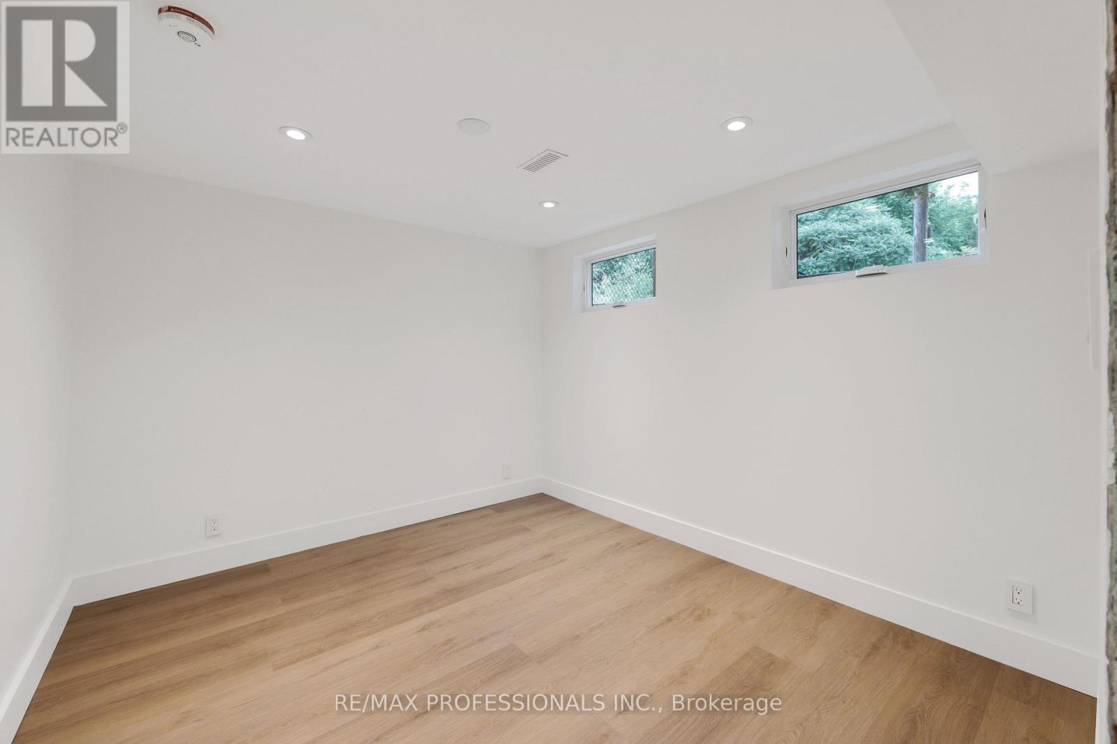 19 Arnold Avenue, Toronto, Ontario  M6N 4M8 - Photo 35 - W13642094