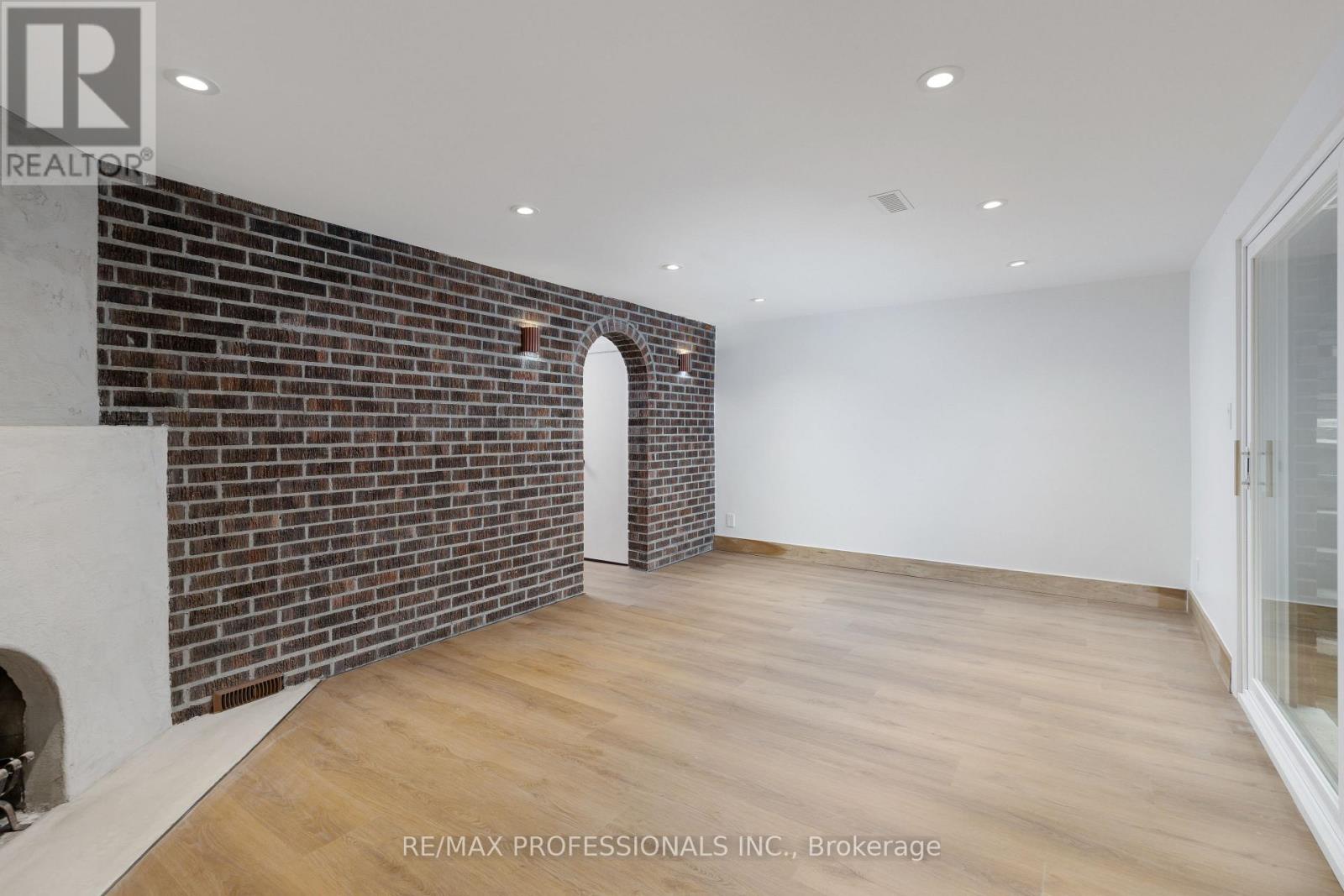19 Arnold Avenue, Toronto, Ontario  M6N 4M8 - Photo 37 - W13642094