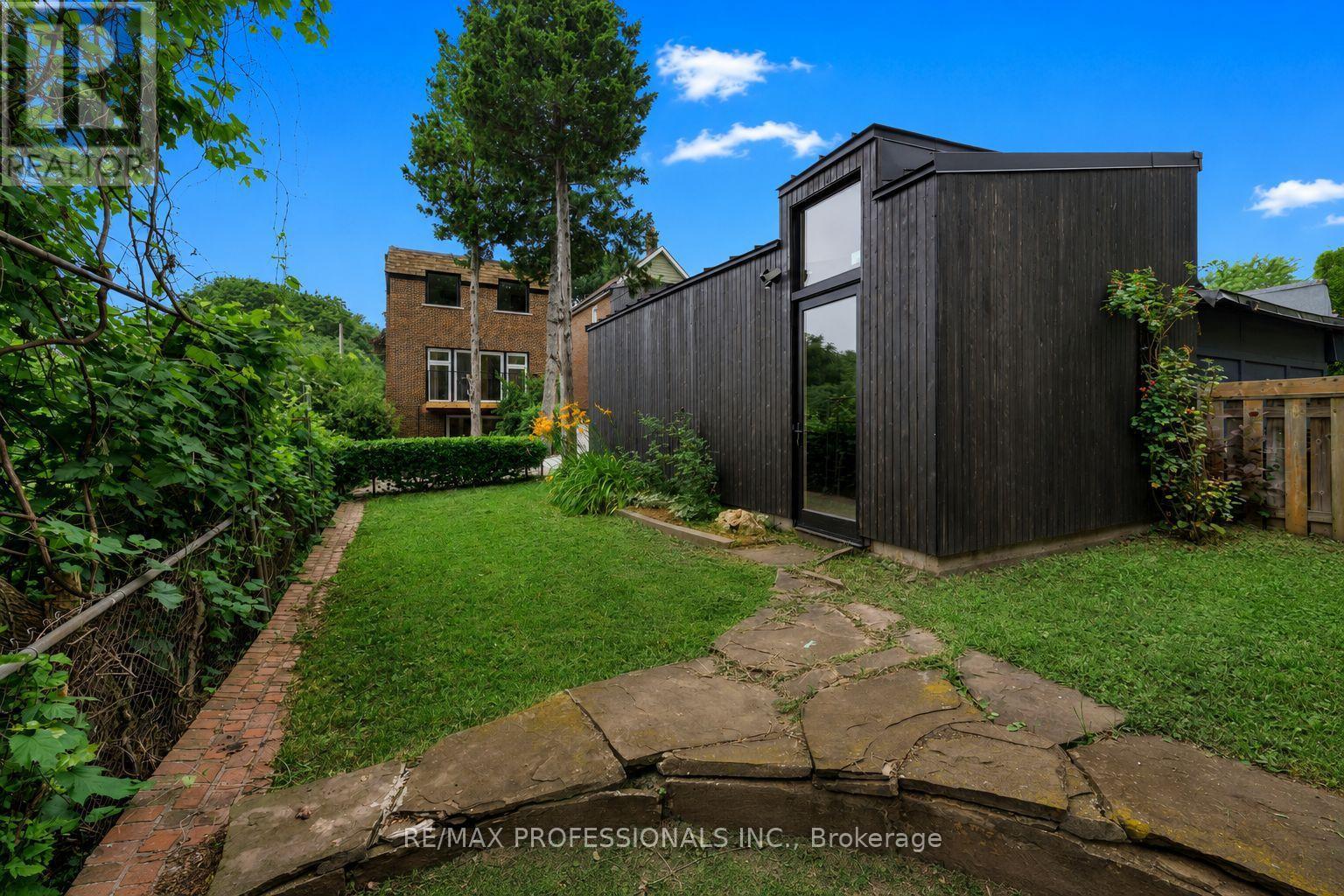 19 Arnold Avenue, Toronto, Ontario  M6N 4M8 - Photo 39 - W13642094