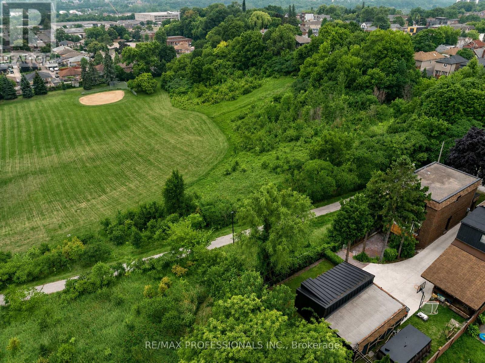 19 Arnold Avenue, Toronto, Ontario  M6N 4M8 - Photo 40 - W13642094