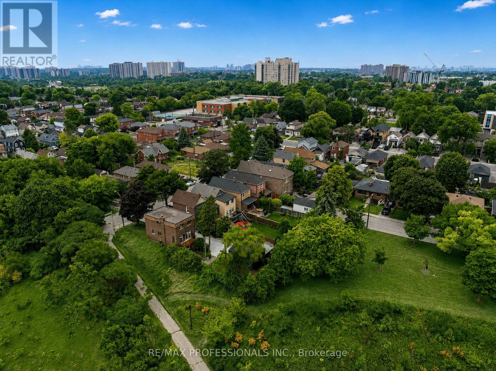 19 Arnold Avenue, Toronto, Ontario  M6N 4M8 - Photo 41 - W13642094