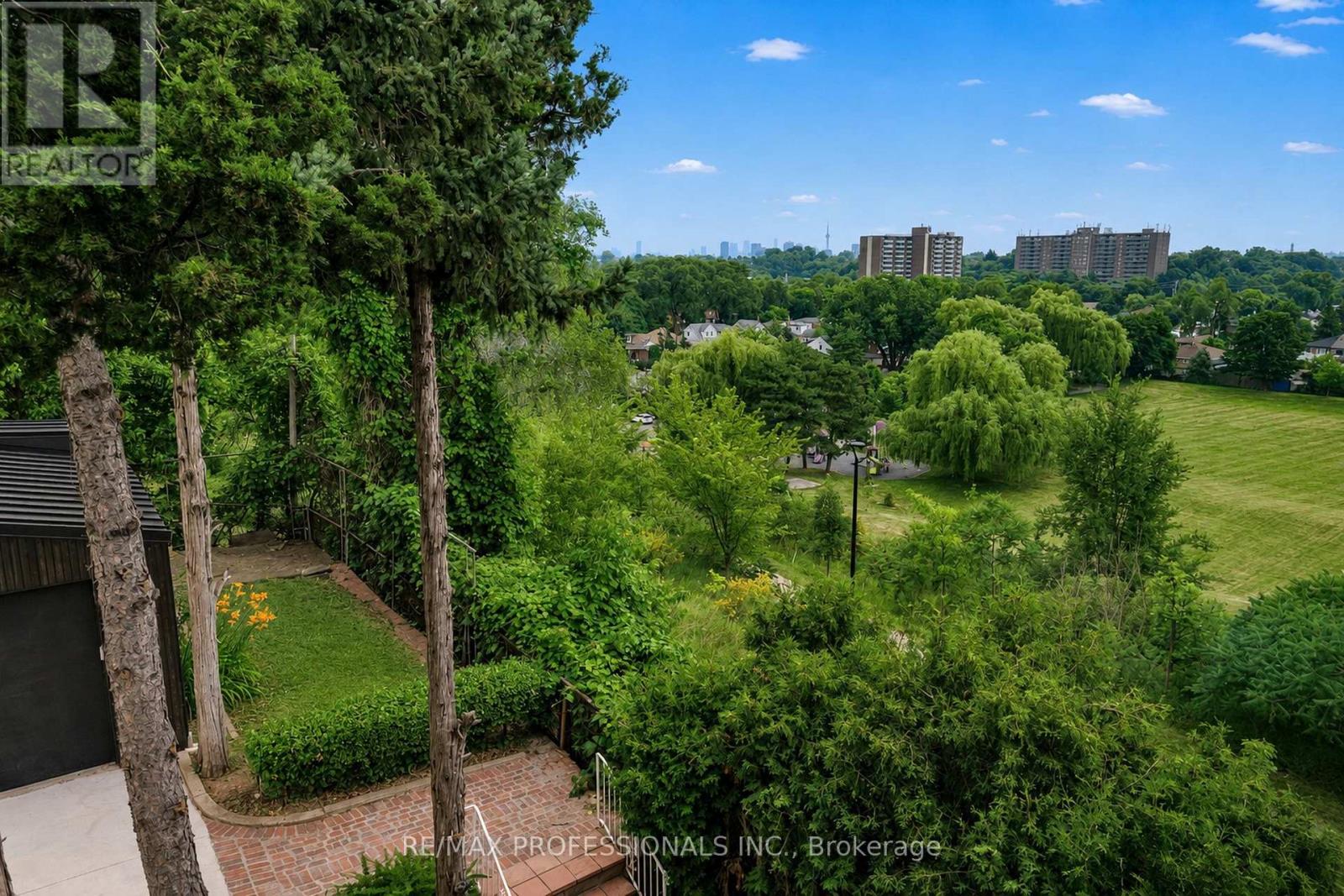 19 Arnold Avenue, Toronto, Ontario  M6N 4M8 - Photo 43 - W13642094