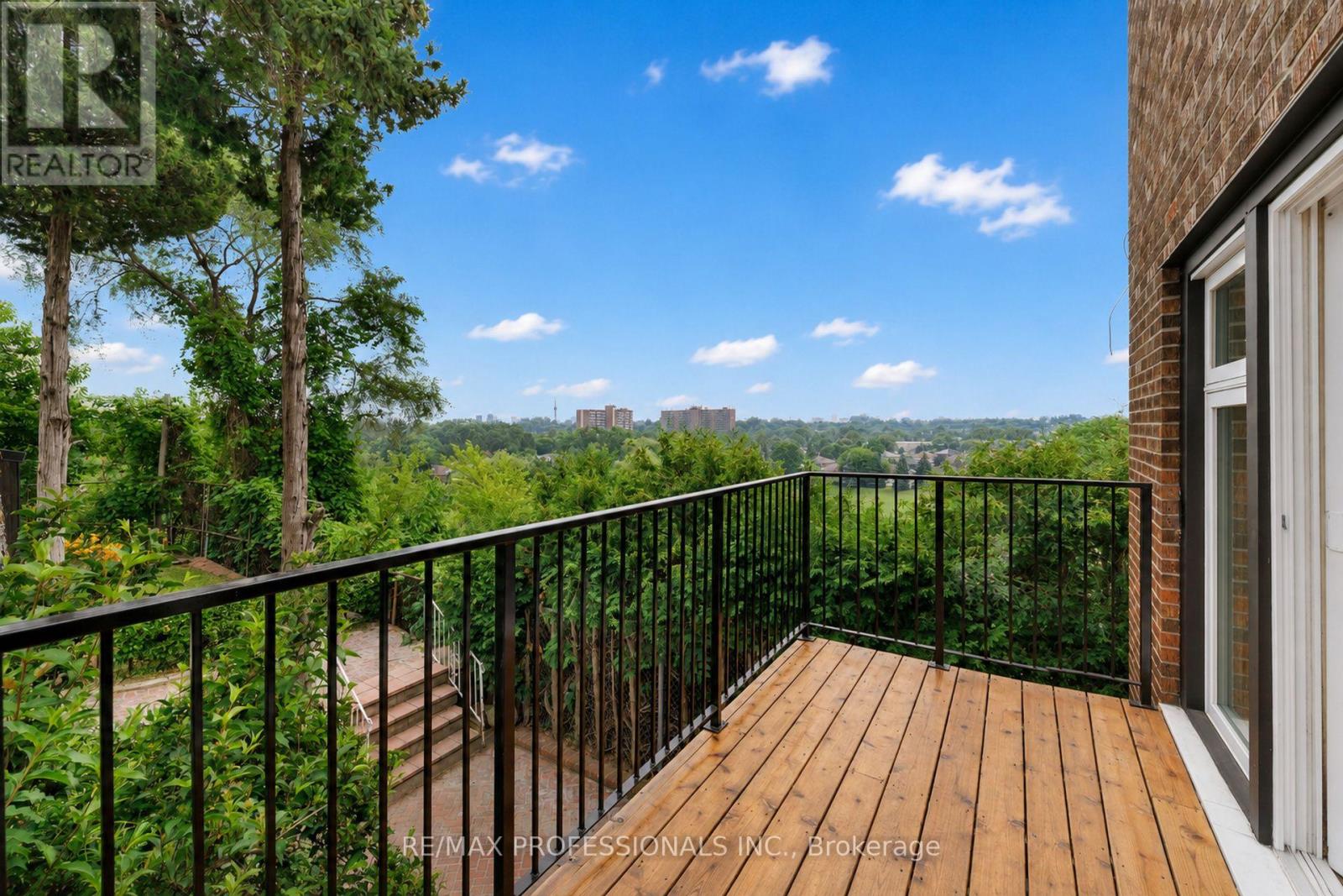19 Arnold Avenue, Toronto, Ontario  M6N 4M8 - Photo 46 - W13642094