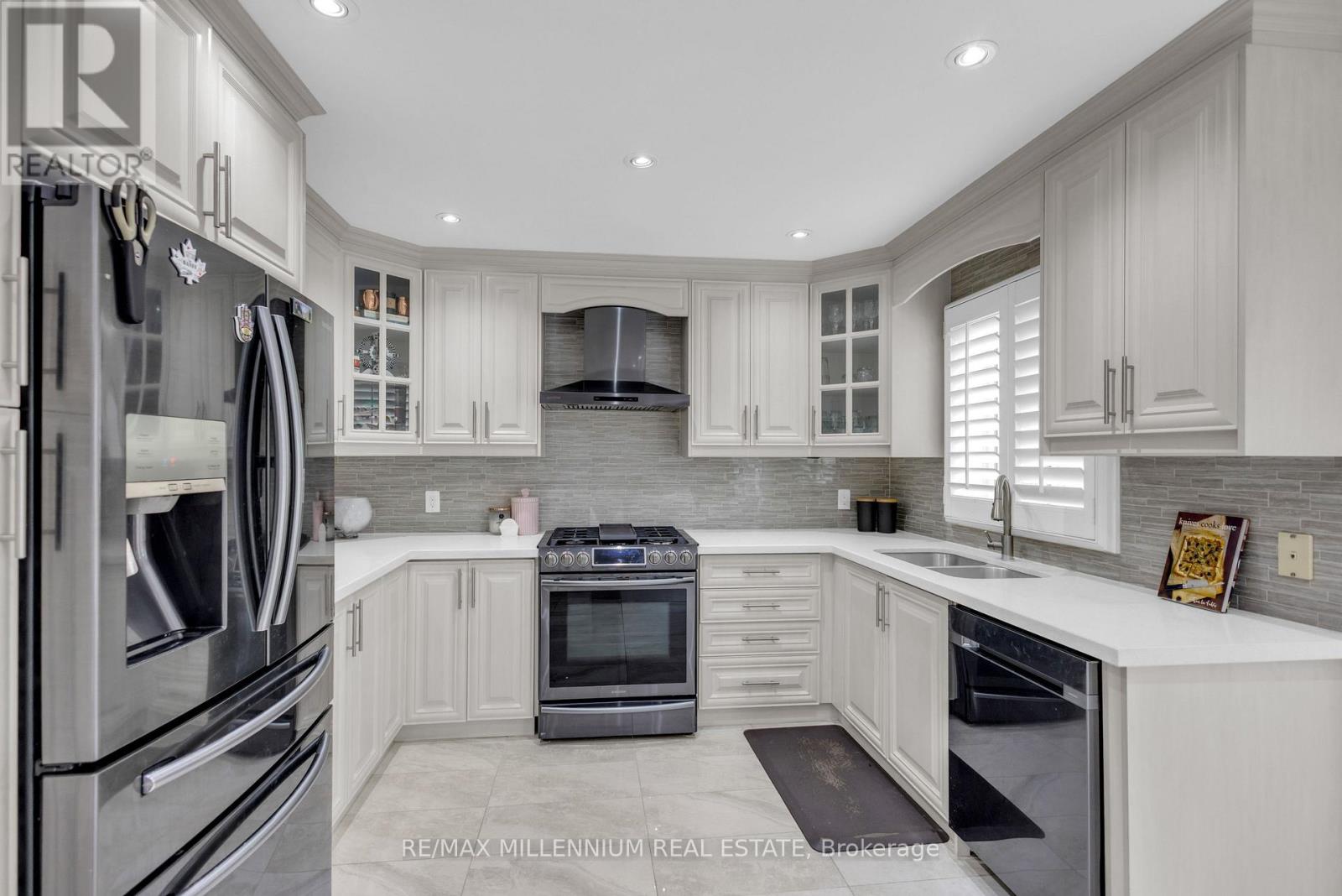 252 Mountainberry Road, Brampton, Ontario  L6R 1H9 - Photo 13 - W13642132