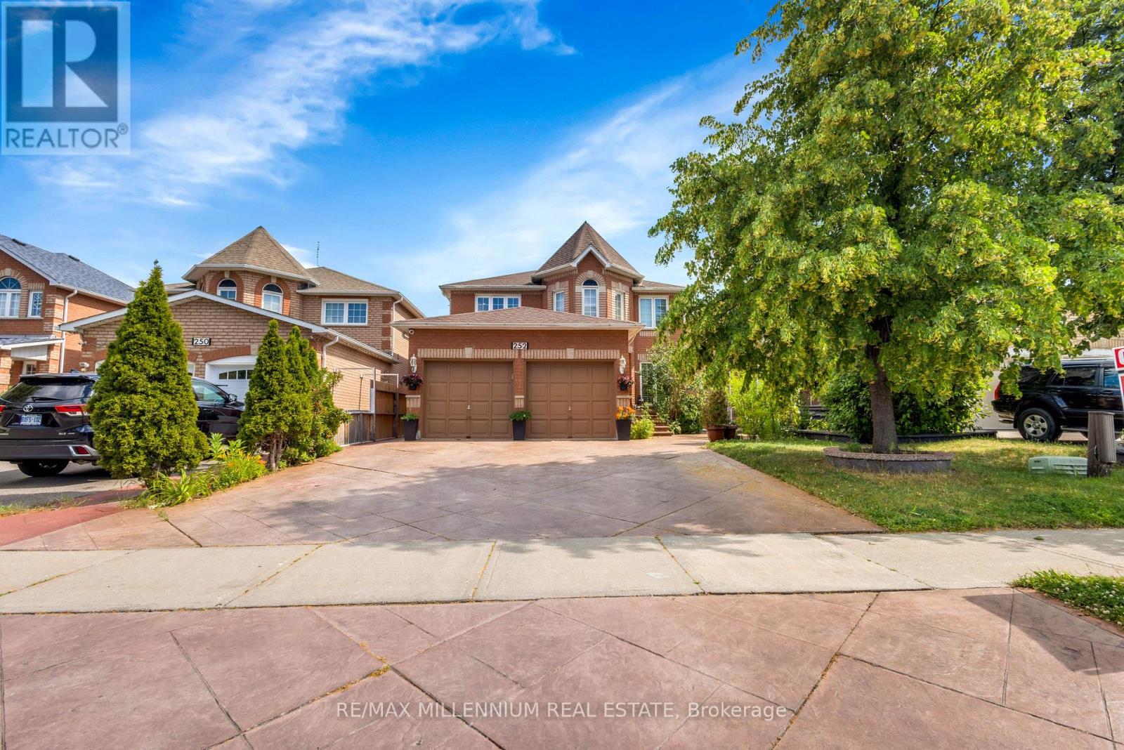 252 Mountainberry Road, Brampton, Ontario  L6R 1H9 - Photo 2 - W13642132