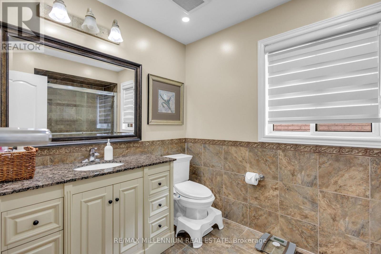 252 Mountainberry Road, Brampton, Ontario  L6R 1H9 - Photo 32 - W13642132
