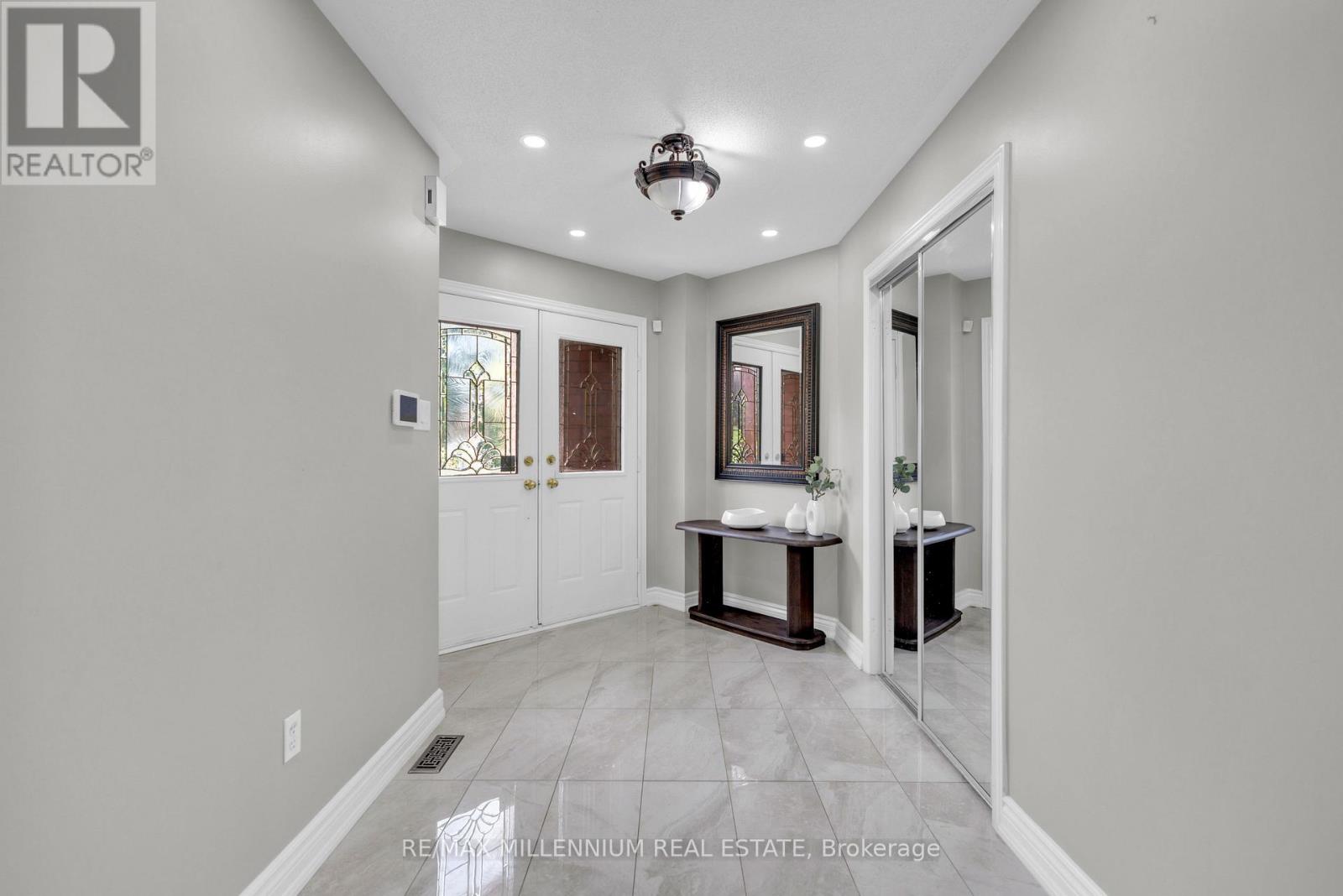 252 Mountainberry Road, Brampton, Ontario  L6R 1H9 - Photo 6 - W13642132