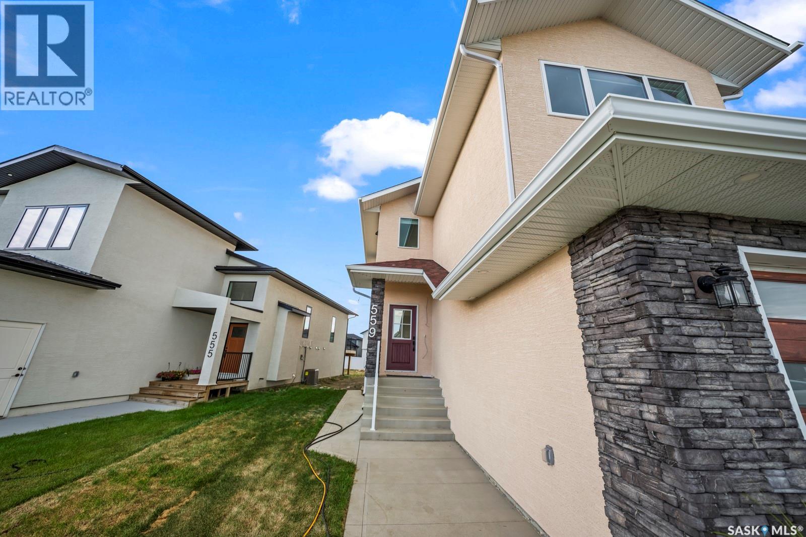 559 Kalra Street, Saskatoon, Saskatchewan  S7W 1E7 - Photo 2 - SK044612