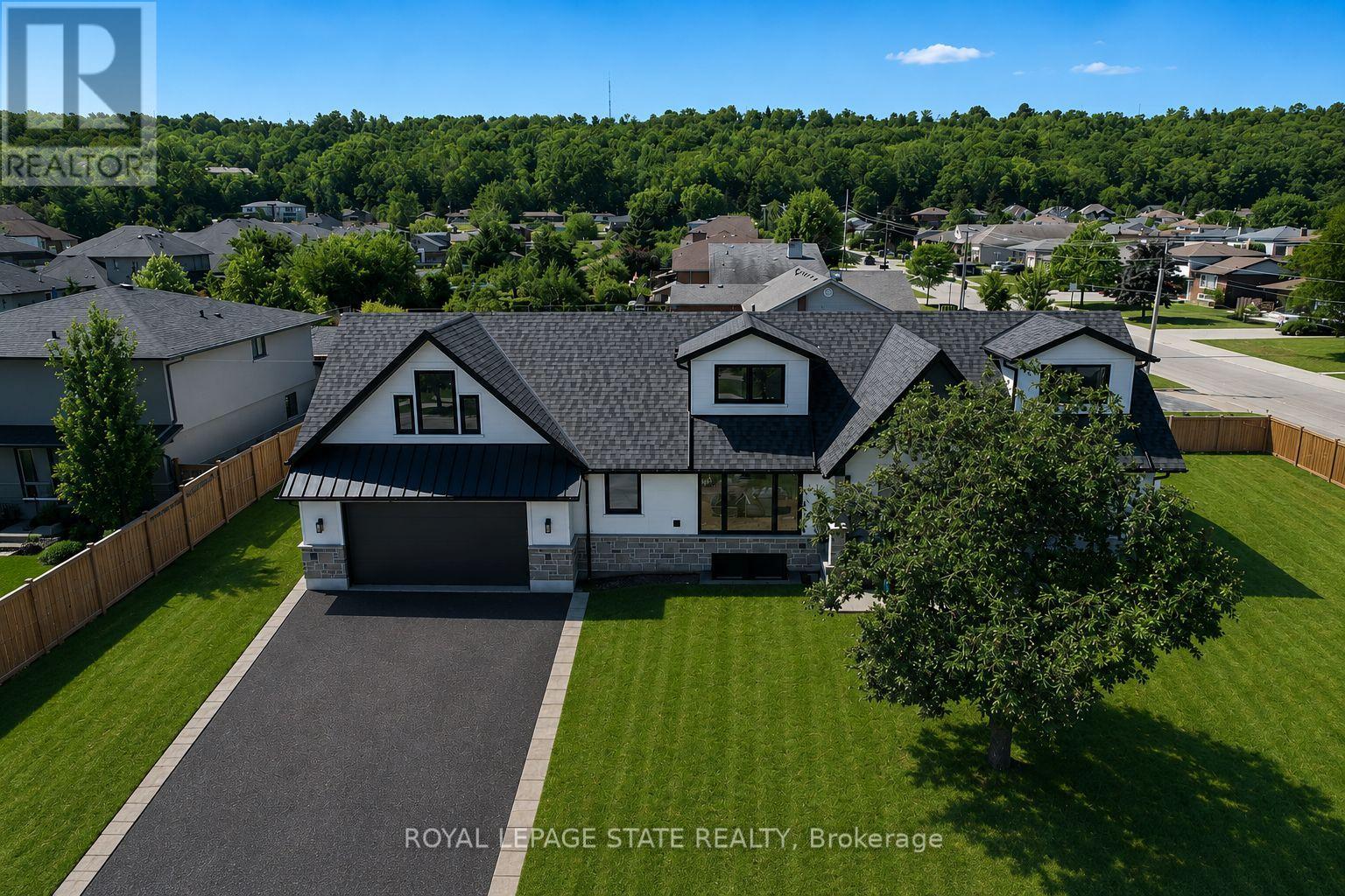 24 ROYCE AVENUE, Hamilton, Ontario