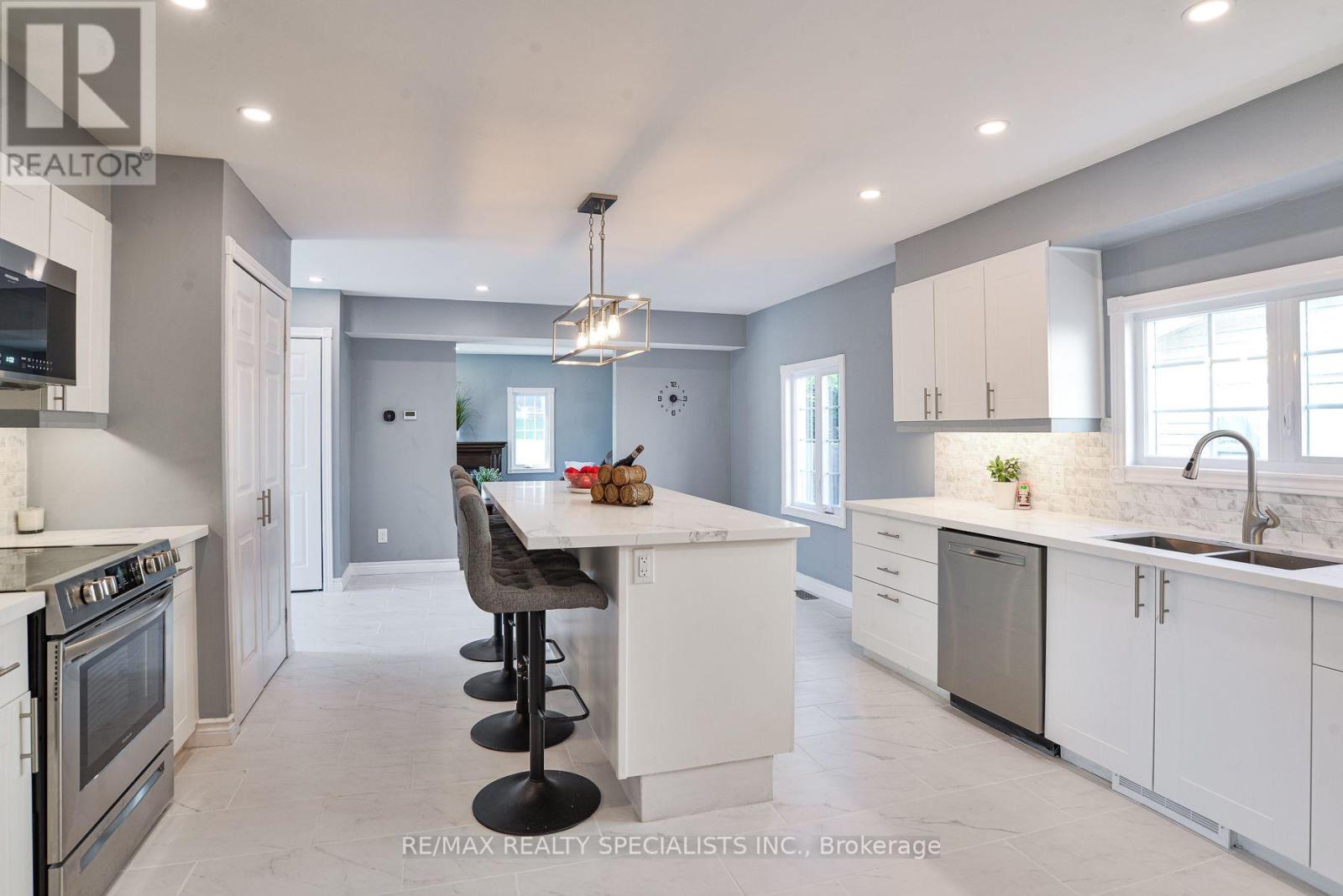 15 Lankin Avenue, Bracebridge, Ontario  P1L 1Y4 - Photo 4 - X13642084