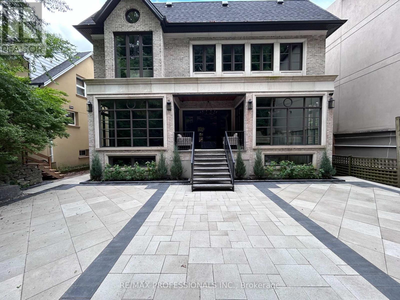30 Dacre Crescent, Toronto, Ontario  M6S 2W1 - Photo 23 - W13450588