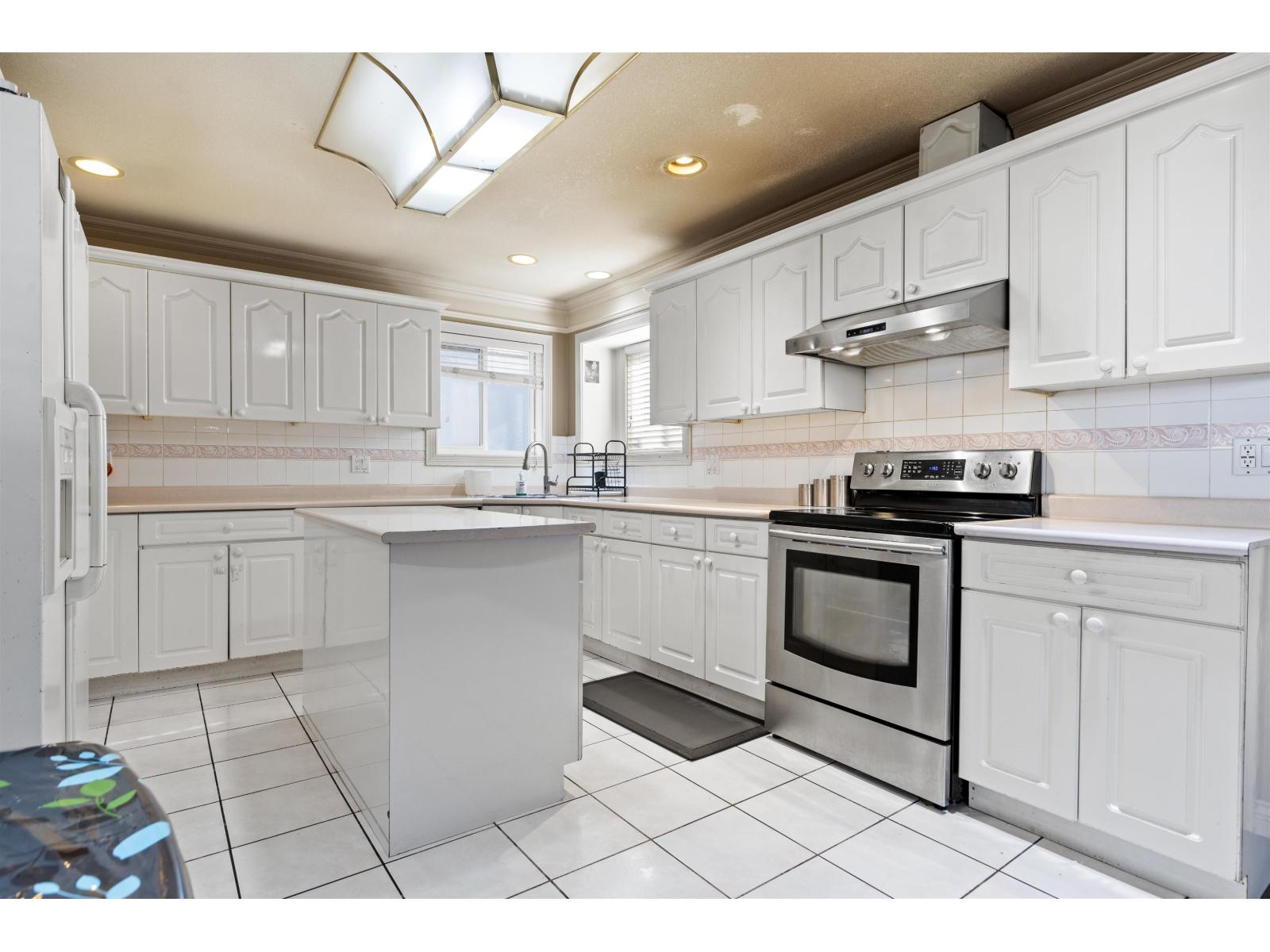 12865 63a Avenue, Surrey, British Columbia  V3X 3S9 - Photo 11 - R3152560
