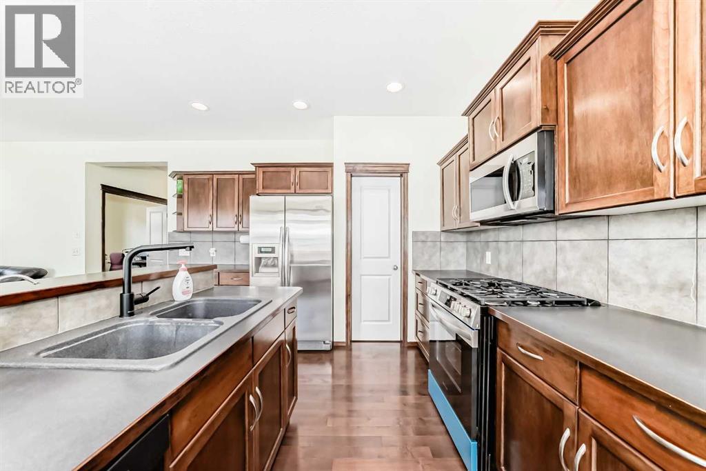 55 Eversyde Gardens SW, Calgary, Alberta  T2Y 5E2 - Photo 4 - A2315401