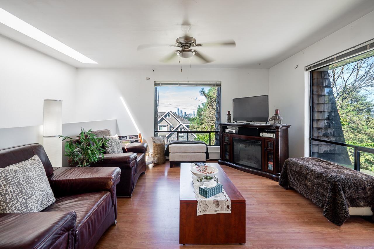 10956 128a Street, Surrey, British Columbia  V3T 3G2 - Photo 3 - R3152416