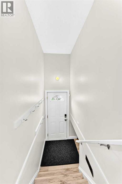 4 Marbrooke Circle NE, Calgary, Alberta  T2A 2W4 - Photo 22 - A2331330