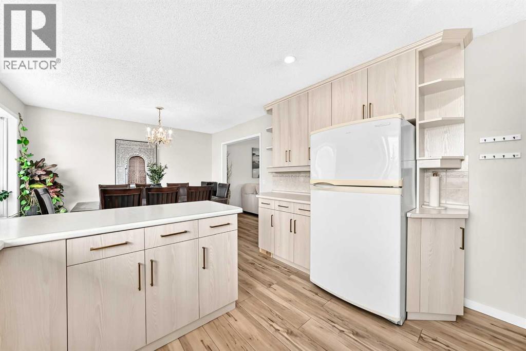 4 Marbrooke Circle NE, Calgary, Alberta  T2A 2W4 - Photo 12 - A2331330
