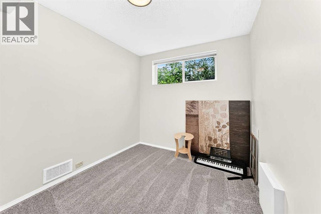 4 Marbrooke Circle NE, Calgary, Alberta  T2A 2W4 - Photo 29 - A2331330