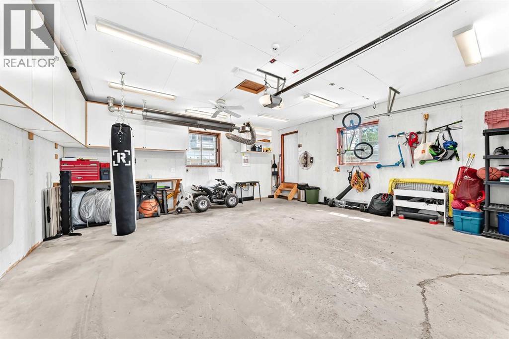 4 Marbrooke Circle NE, Calgary, Alberta  T2A 2W4 - Photo 35 - A2331330