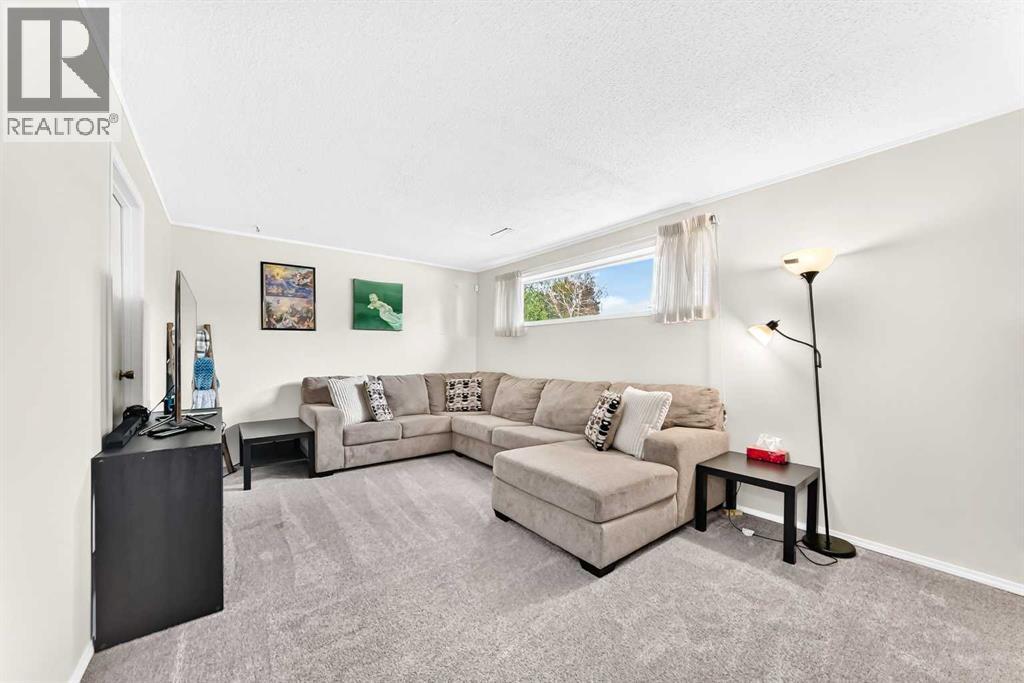 4 Marbrooke Circle NE, Calgary, Alberta  T2A 2W4 - Photo 23 - A2331330