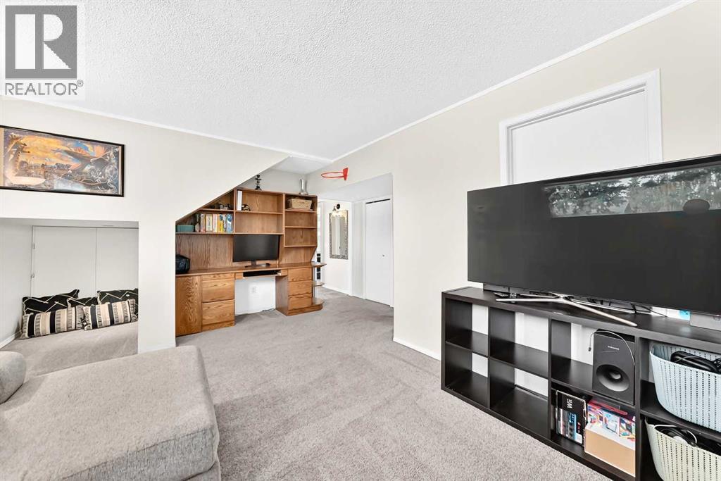4 Marbrooke Circle NE, Calgary, Alberta  T2A 2W4 - Photo 25 - A2331330