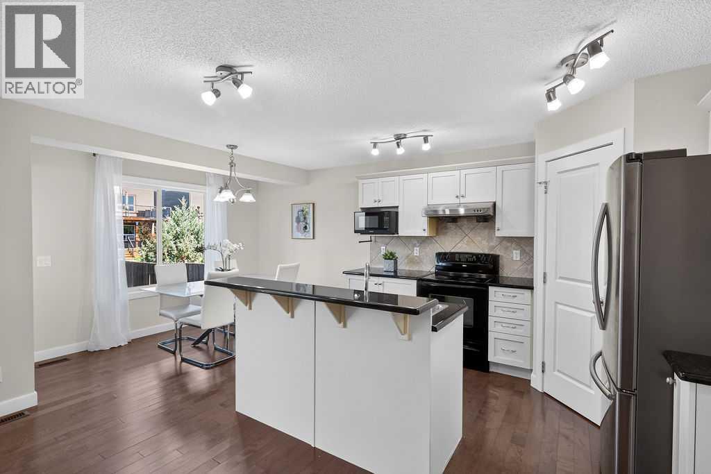 230 Evermeadow Avenue SW, Calgary, Alberta  T2Y 4X2 - Photo 10 - A2333381