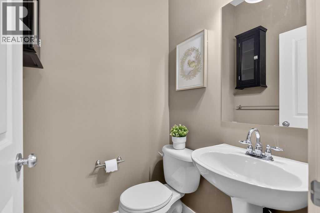 230 Evermeadow Avenue SW, Calgary, Alberta  T2Y 4X2 - Photo 17 - A2333381