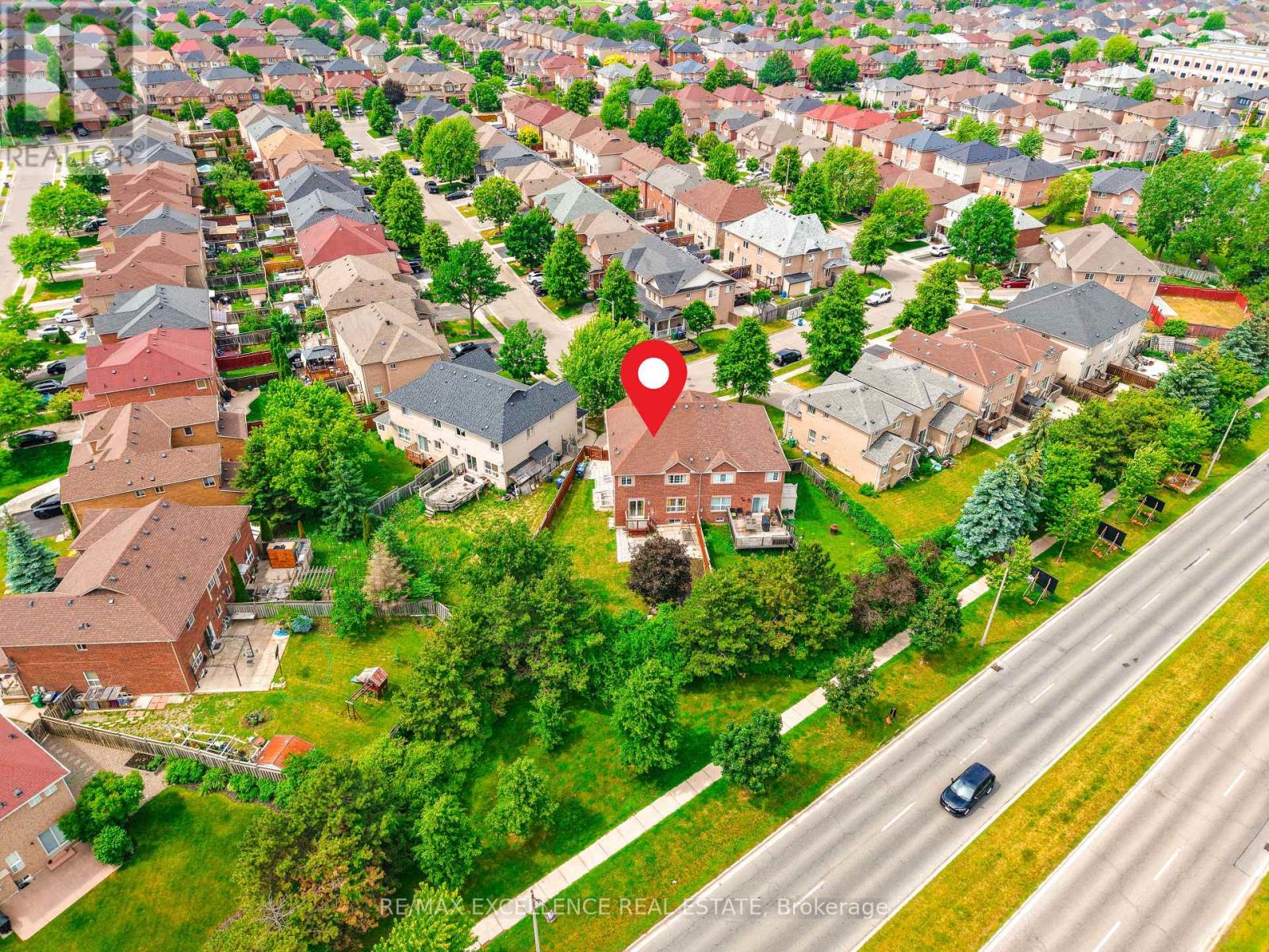 50 Jewel Crescent, Brampton, Ontario  L6R 2P5 - Photo 4 - W13481838
