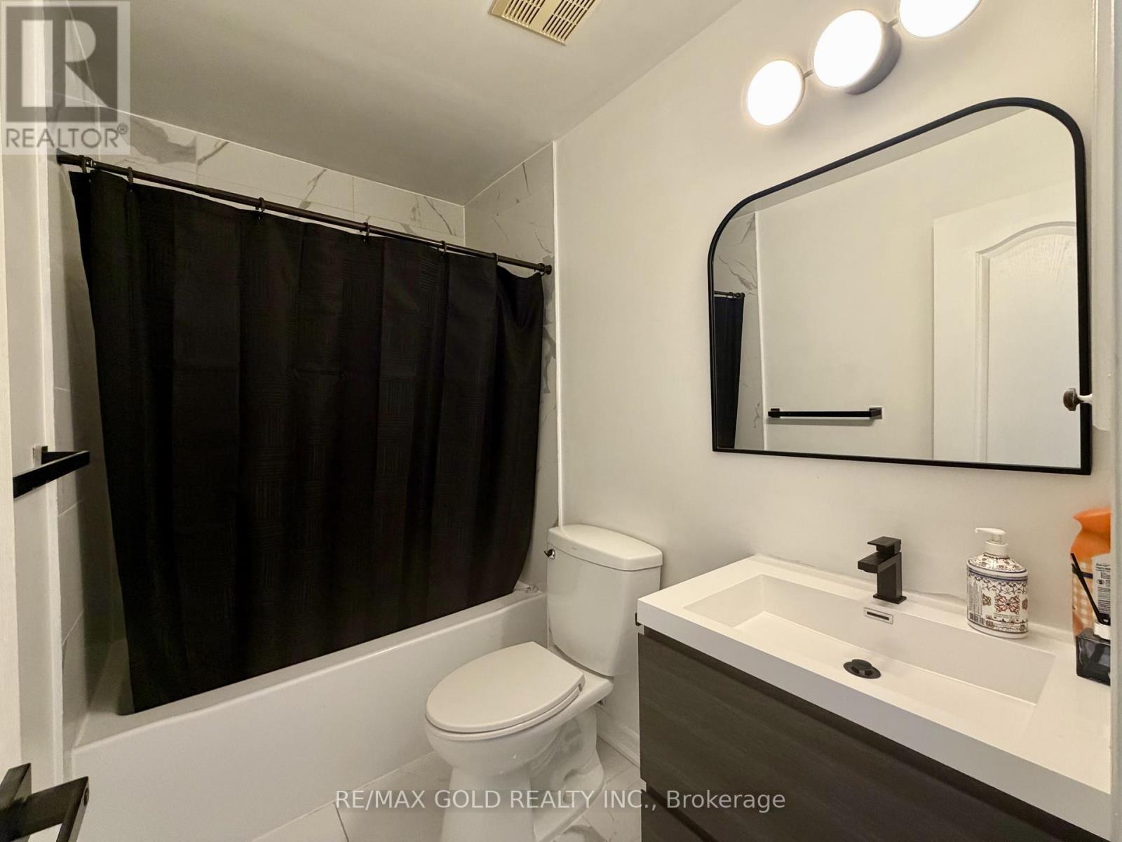 218 Van Scott Drive, Brampton, Ontario L7A 1V9 - Photo 14 - W13630614