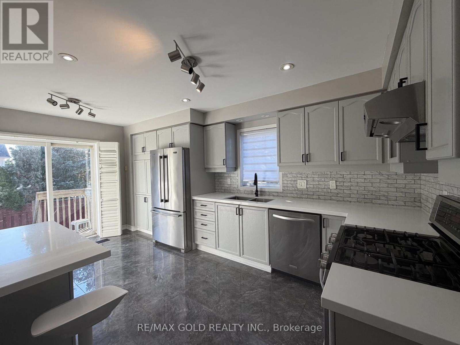 218 Van Scott Drive, Brampton, Ontario L7A 1V9 - Photo 7 - W13630614