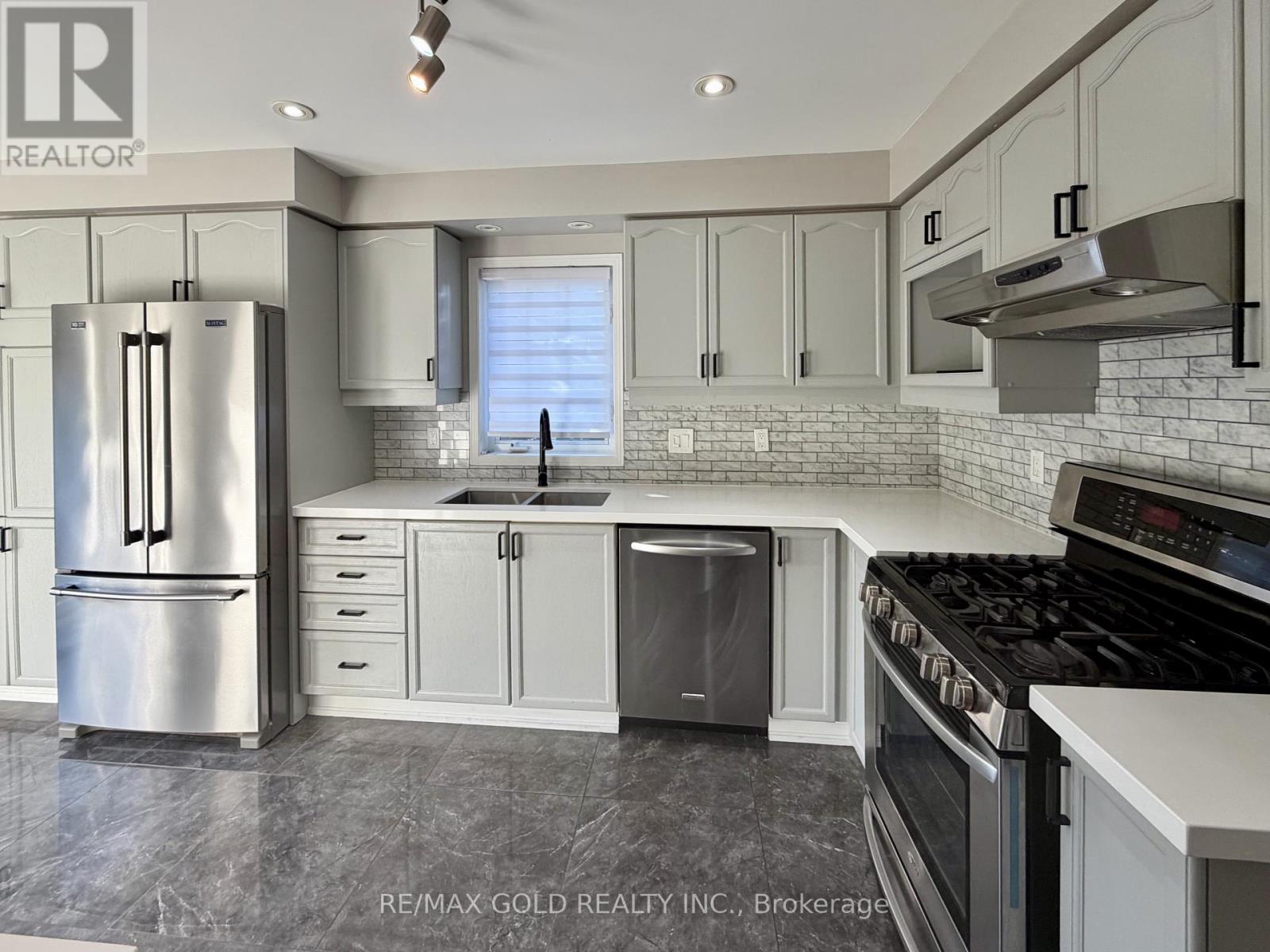 218 Van Scott Drive, Brampton, Ontario L7A 1V9 - Photo 8 - W13630614