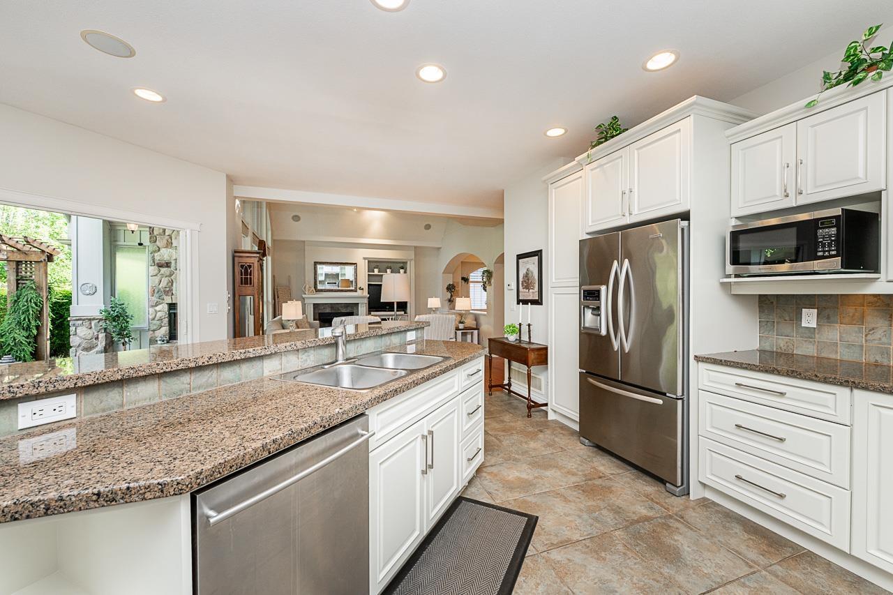 3338 157a Street, Surrey, British Columbia  V3Z 3Y4 - Photo 6 - R3153075