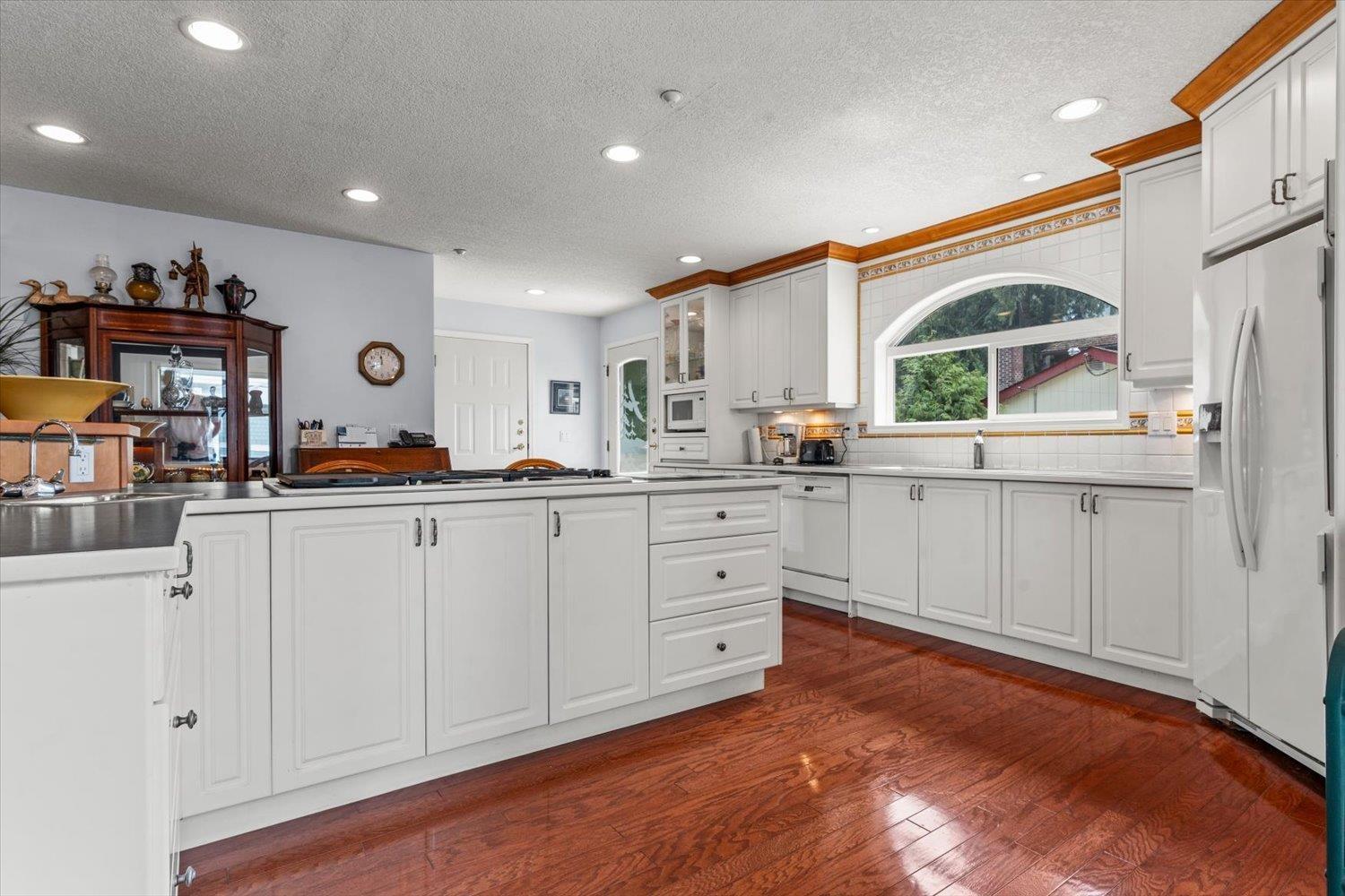 267 First Avenue, Cultus Lake North, Cultus Lake, British Columbia  V2R 4Z4 - Photo 6 - R3151928