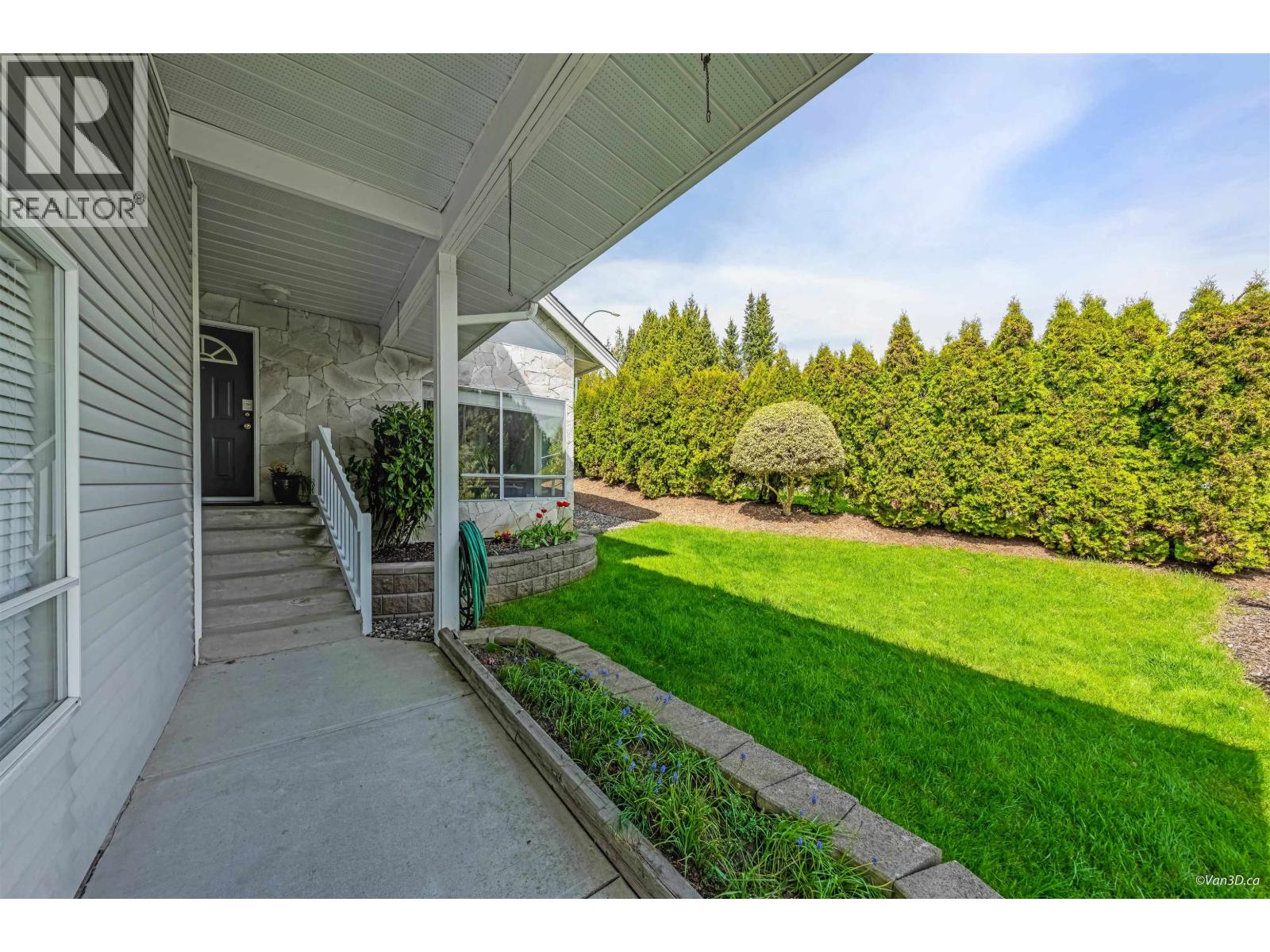 532 Riverview Crescent, Coquitlam, British Columbia  V3C 5A7 - Photo 5 - R3114288